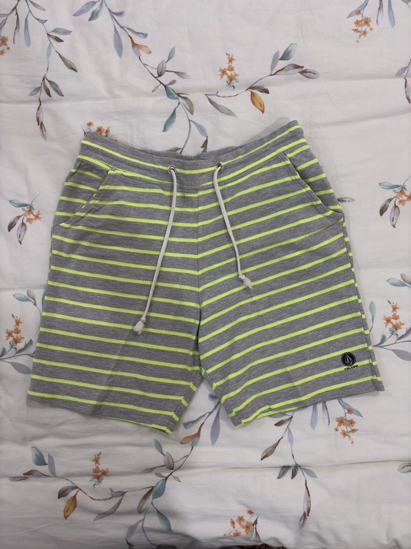 1pc Volcom Striped Sweat Shorts Kids Size M (Category: Shorts) located in Caloocan City. Submitted by foundagain (Listing ID 1441687091, Image 2). Description: 1 pairs of shorts included all size M kids used rfs decluttering deal for 3 pairs short 200 payment first before shipping (gcash).
