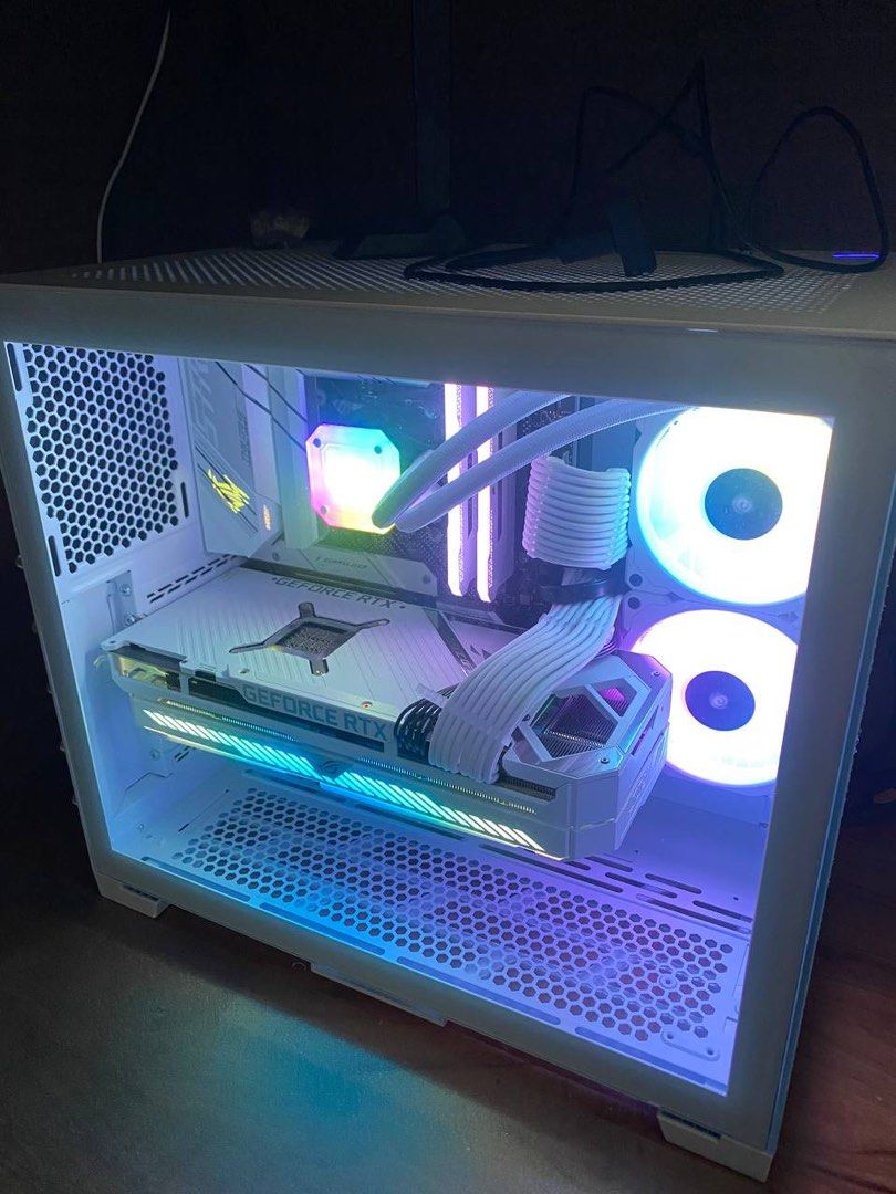 White Custom Gaming PC with RGB - RTX Graphics472311283299143680