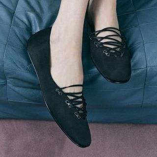 (Category: ) located in . Submitted by shopinmycloset_88 (Listing ID 1441662243, Image 1). Description: .