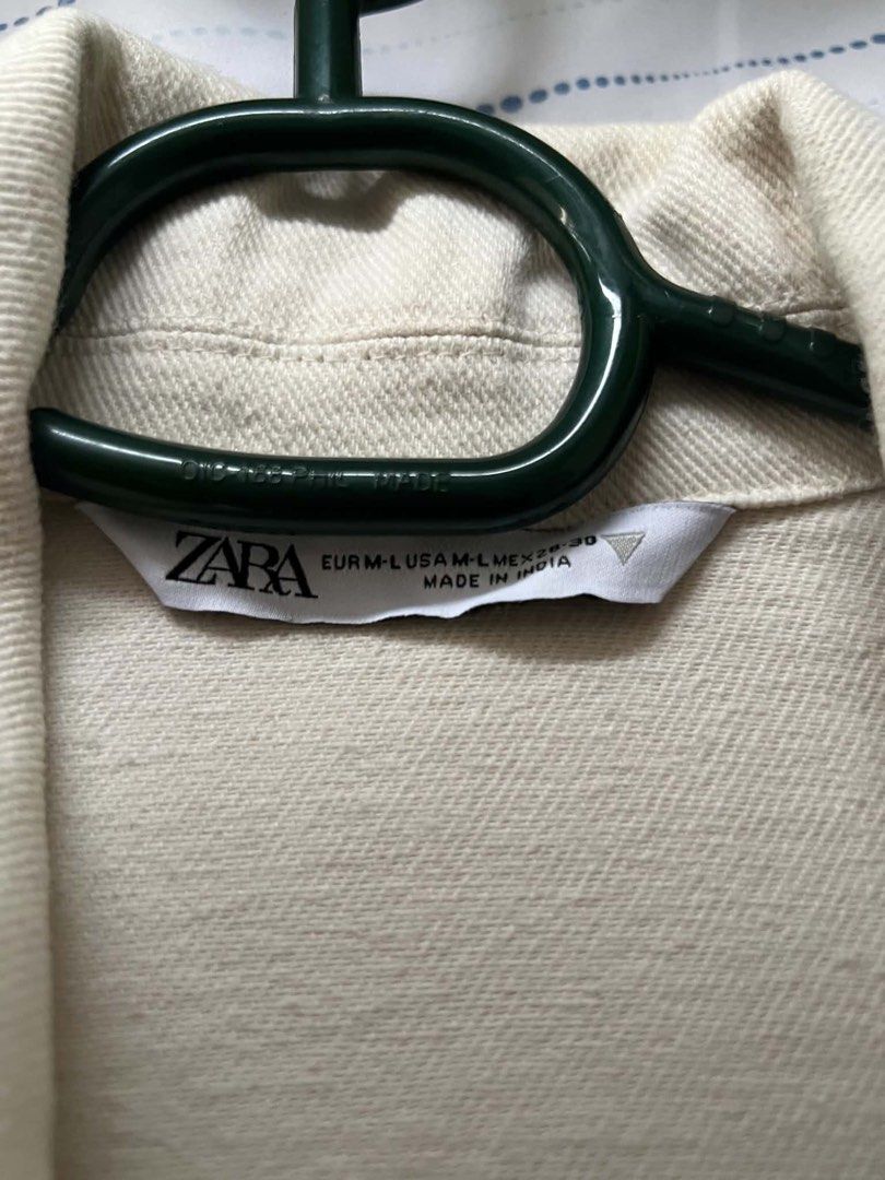 ZARA Embroidered Desert Scene Denim Jacket (Category: Coats, Jackets and Outerwear) located in Mandaluyong City. Submitted by chelzeee (Listing ID 1441637625, Image 3). Description: Jacket with embroidered details 24x26.