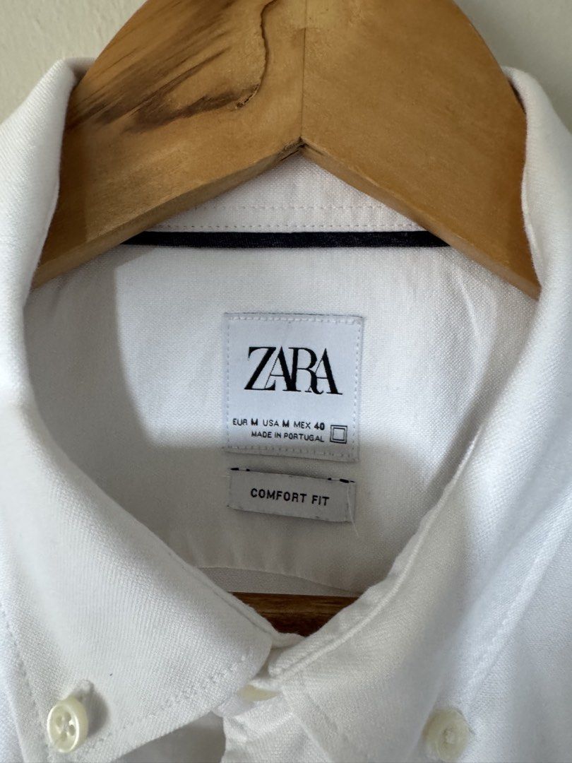 ZARA MAN WHITE SHORT SLEEVE POLO (Category: Formal Shirts) located in Pasig City. Submitted by _king.declutter (Listing ID 1441660103, Image 2). Description: FOR SALE ONLY NO SWAP OR TRADE🚩 ZARA MAN SHORT SLEEVE POLO WHITE MEDIUM-LARGE GOOD CONDITION 999 ONLY 2500 ORIGINAL PRICE DELIVERY VIA LALAMOVE GRAB TOKTOK J&T LBC PICK UP MEET UP ORTIGAS PASIG ONLY .