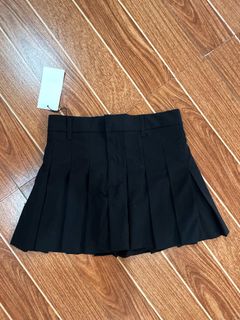 (Category: ) located in . Submitted by tinycloset__ (Listing ID 1441620866, Image 1). Description: .