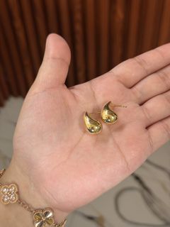 (Category: ) located in . Submitted by abbyutifulcloset (Listing ID 1444961934, Image 1). Description: .
