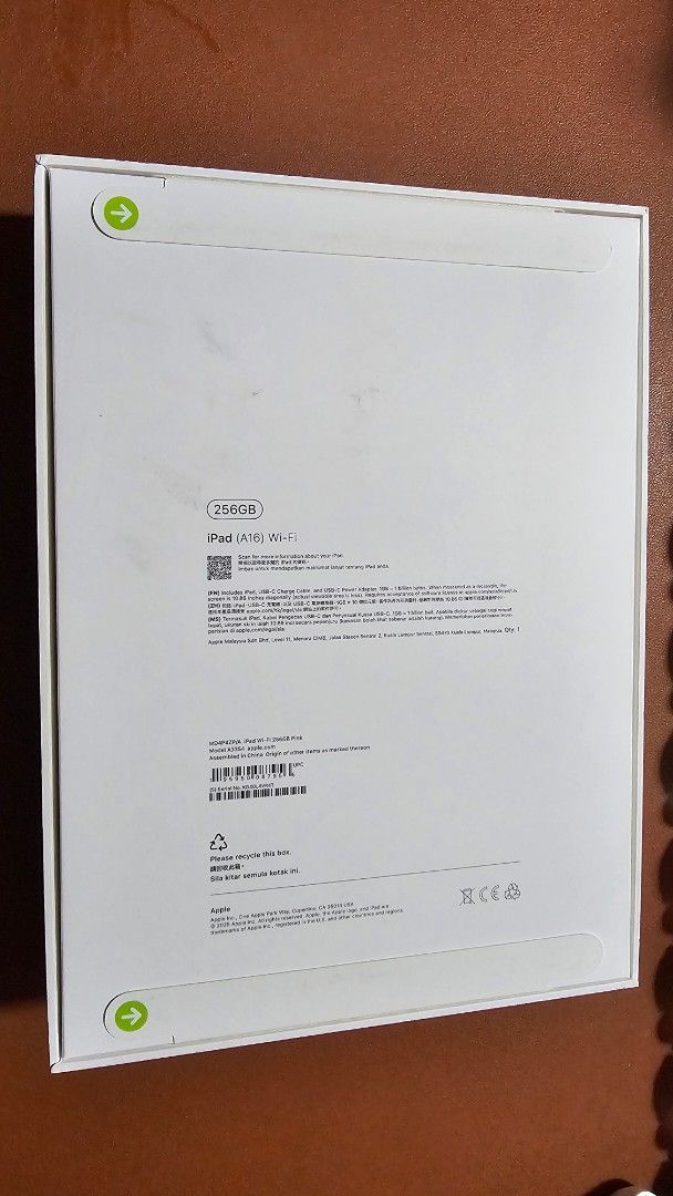 (Category: iPad) located in Singapore. Submitted by misscheri (Listing ID 1446790027, Image 3). Description: - Apple iPad (10th Gen) - Wi-Fi model - 256GB storage - Color: Pink - Brand new, sealed in original box - Self collection at Geylang / Clementi - Bought as present for niece but prefer android. Not for fussy buyer. What you see is what you get.