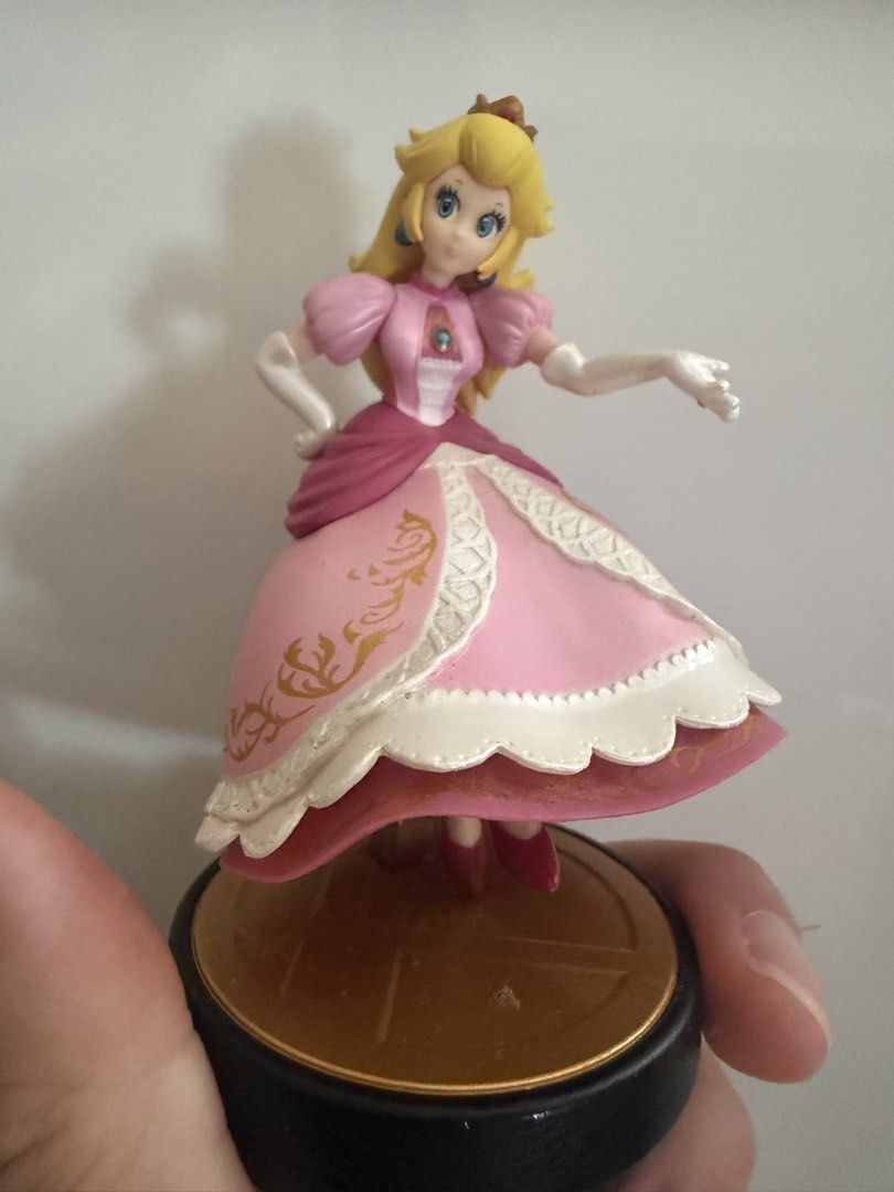 任天堂 Amiibo 公主碧姬 Super Mario （分類：手辦雕像）位於 Hong Kong。 由 xxqqb 提交（商品編號 1446806971，圖片 2）。簡介： 公主碧姬 Amiibo 擺設。Super Mario 系列嘅。擺喺屋企或者辦公室都好得意。送禮自用都得。有意請Pm。。