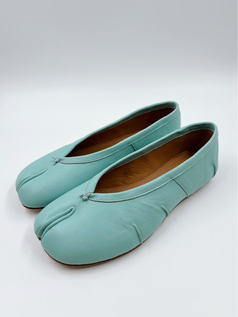 ⚜️ Maison Margiela Tabi flats 🩵 (Category: Sneakers & Footwear) located in Makati City. Submitted by 90sangel (Listing ID 1446819012, Image 3). Description: •Item: New 🩵🧚🏻‍♀️ tabi flats •Size: 37 (can source other size) •Condition: Brand New condition.