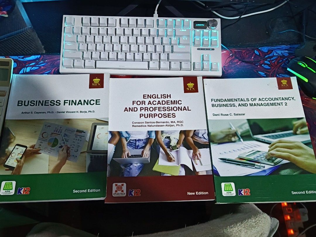 ABM Used Books (Category: Textbooks) located in Dasmarinas. Submitted by c.aictv (Listing ID 1446836308, Image 1). Description: Used ABM Books (might have torn pages): 300 Business Finance English for Academic and Professional Purposes Fabm 2 MOD: Lalamove MOP: Gcash LOC: Dasma Cavite.