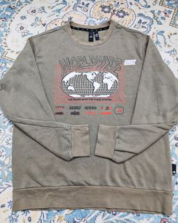 (Category: ) located in . Submitted by thriftwear8 (Listing ID 1446726627, Image 1). Description: .