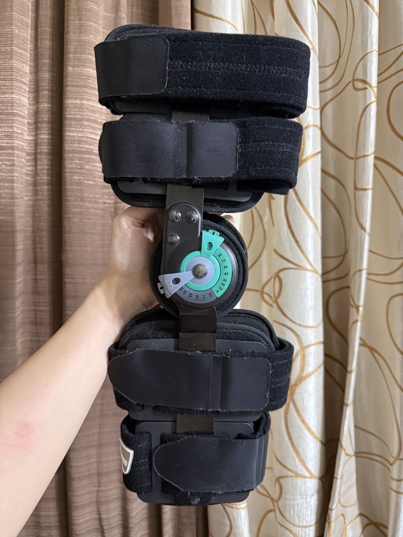 Adjustable Hinged Knee Brace Support (Category: Braces, Support & Protection) located in Paranaque City. Submitted by xoxomaanmaan (Listing ID 1446762774, Image 2). Description: - Adjustable hinged knee brace - Secure fit with adjustable straps - Hinges allow controlled flexion and extension - Perfect for post-surgery or injury recovery - Please check photos for markings and adjustability details.