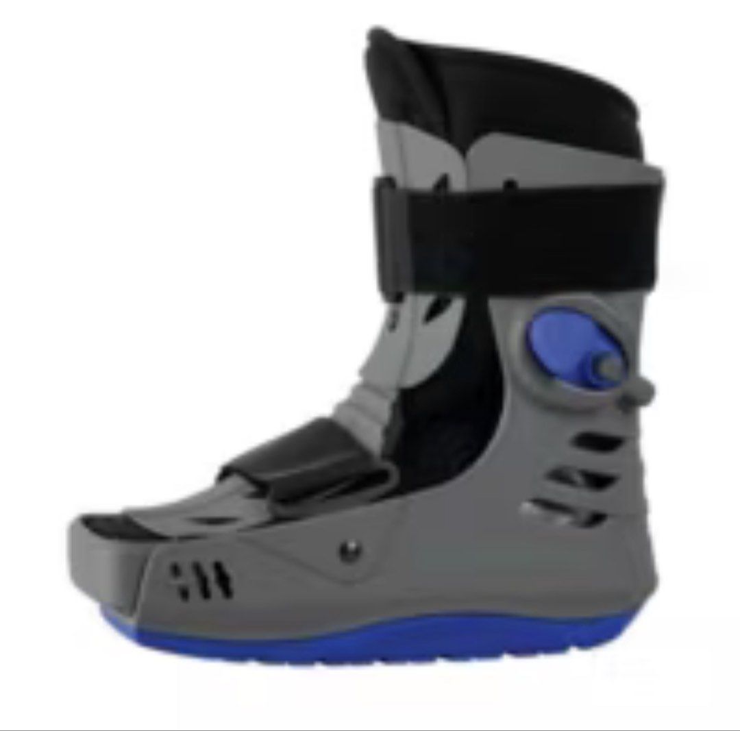 Adjustable Walker Boot for Ankle & Foot Injuries (Category: Braces, Support & Protection) located in Sungai Buloh. Submitted by jp.zephy (Listing ID 1446893681, Image 1). Description: - Adjustable walker boot, KKM approved - short version (for ankle injuries) - washable inner liner for easy cleaning - Size S - used for 5 weeks, well taken care of, wiped clean everyday, washed liner at least once in 2 days, also worn socks in liner..