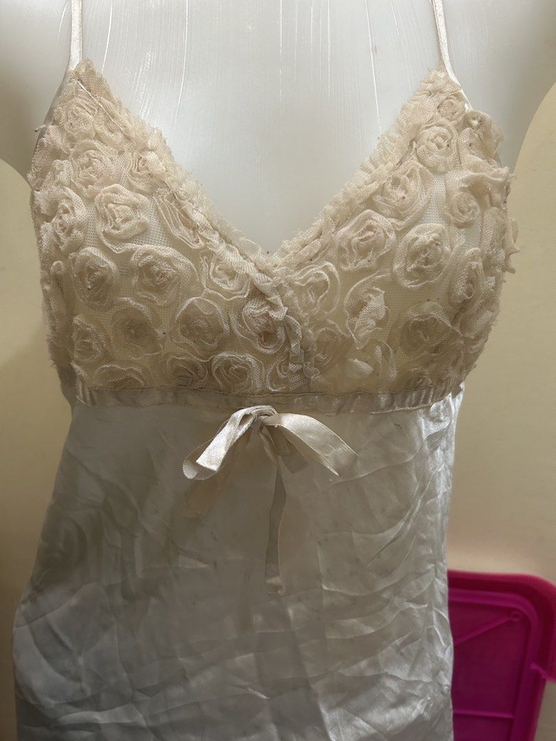 Aesthetic White Sleep Night Dress (Category: Dresses) located in Valenzuela. Submitted by loveshecollection (Listing ID 1446829584, Image 2). Description: - vv pretty in person!! - size xs-m.