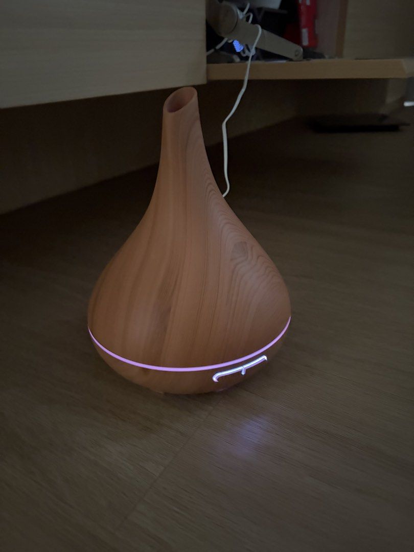 aroma diffuser (Category: Home Fragrance) located in Singapore. Submitted by sukidooki (Listing ID 1446766013, Image 3). Description: never used before .