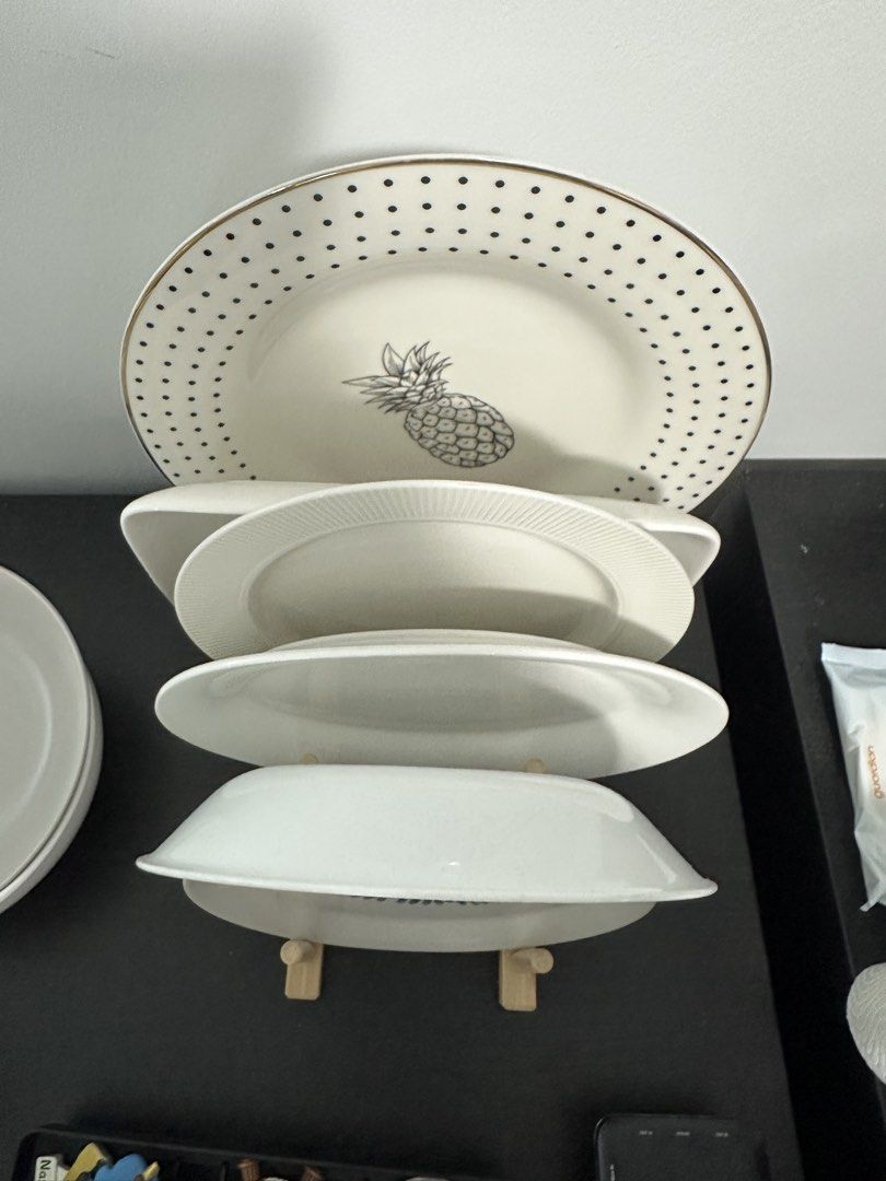 Assorted Dinnerware Set with Containers For Sale496352547926845441
