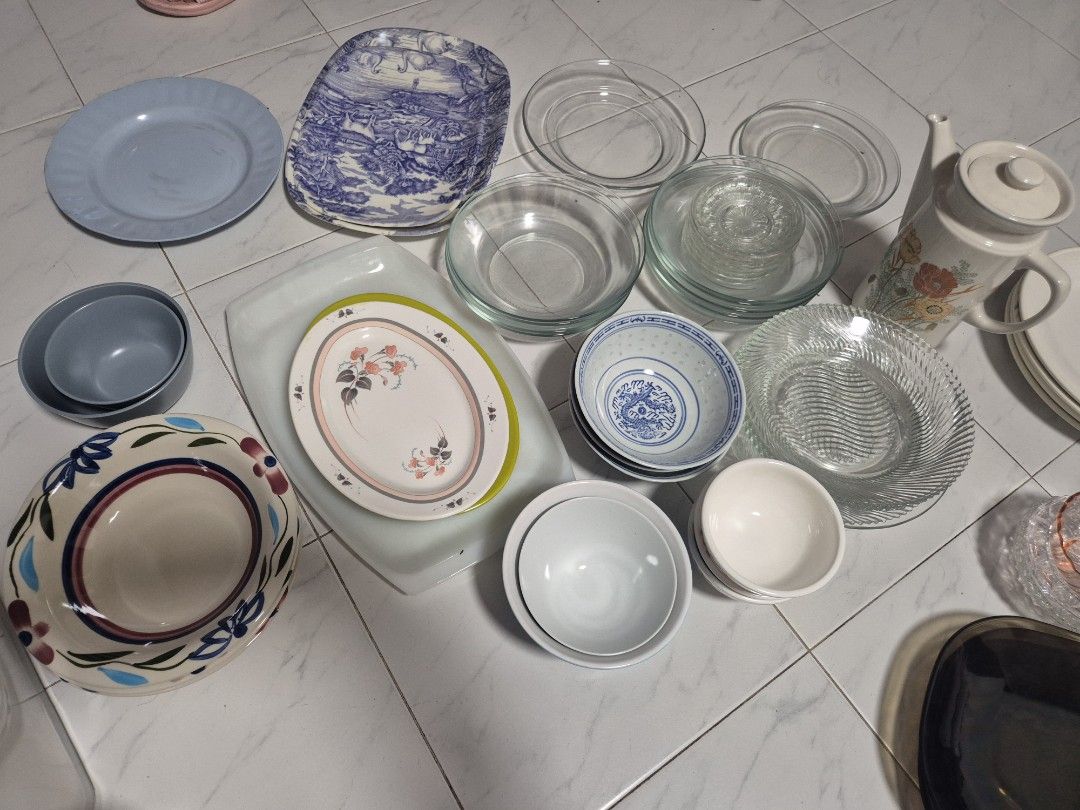 Assorted Plates, Bowls, Teapot, and Mugs - Kitchenware Bundle496625825843793921