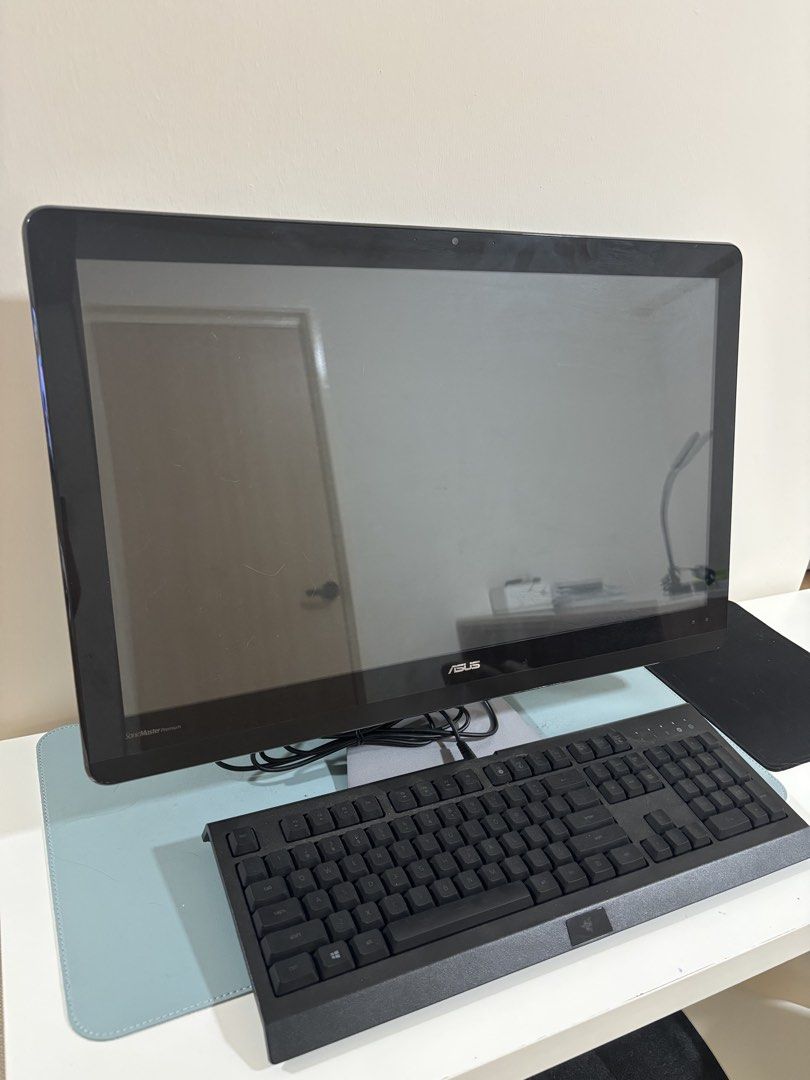 ASUS All-in-One Desktop Computer with Keyboard