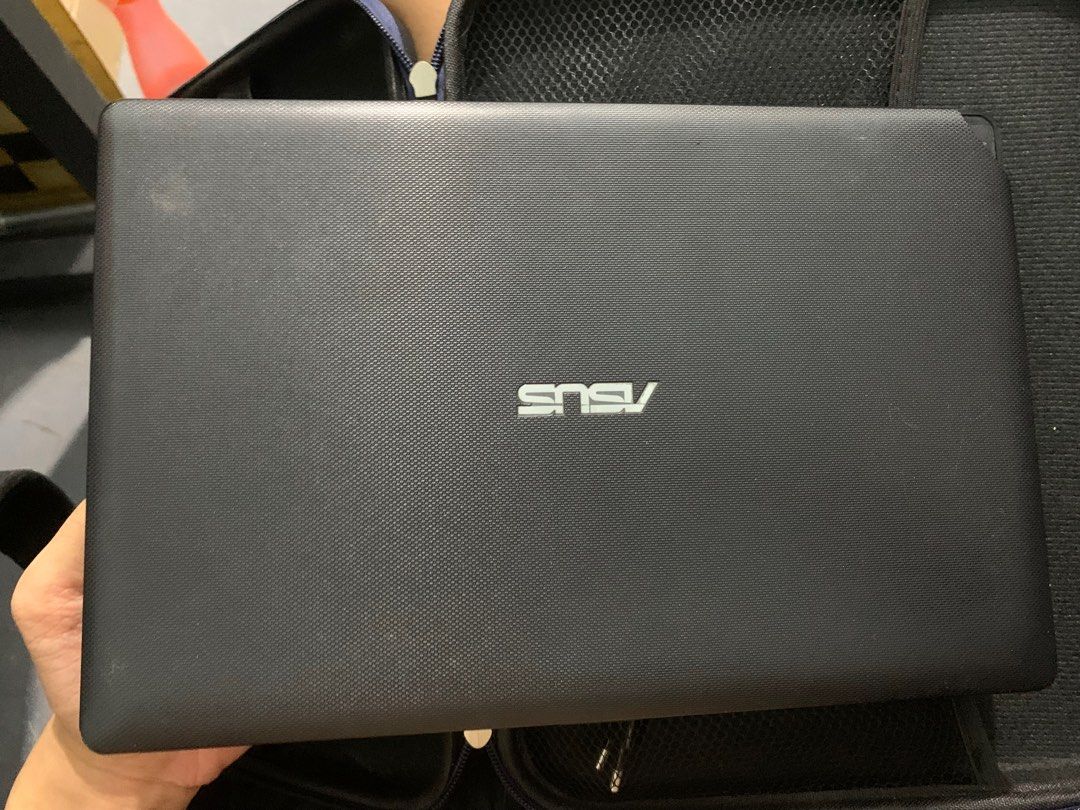 ASUS X200CA Notebook PC Laptop (Category: Laptops & Notebooks) located in Cavite. Submitted by aronjames (Listing ID 1446746721, Image 2). Description: - ASUS X200CA Notebook PC - Compact and ideal for everyday tasks - Comes with original ASUS charger - Used but fully functional - Please check photos for current condition - Ready for a new home! Ps: Things to consider: - This laptop is old so the battery doesn’t work anymore, need niya naka plugg