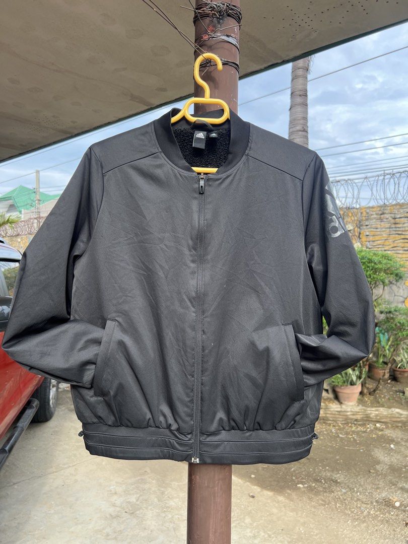 Adidas Sherpa-Lining Jacket Women (Category: Coats, Jackets and Outerwear) located in San Jacinto. Submitted by rex_finds (Listing ID 1446807379, Image 2). Description: Adidas Sherpa Bomber Jacket Size: Large Boxy Fit Dimes: 16.5x22 inches Arm length: 23.5 inches Pockets with zipper No issue Price is negotiable Feel free to give a reasonable offer PM for more info.