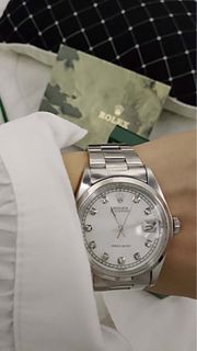 (Category: ) located in . Submitted by chloe_luxuries (Listing ID 1446763423, Image 1). Description: .