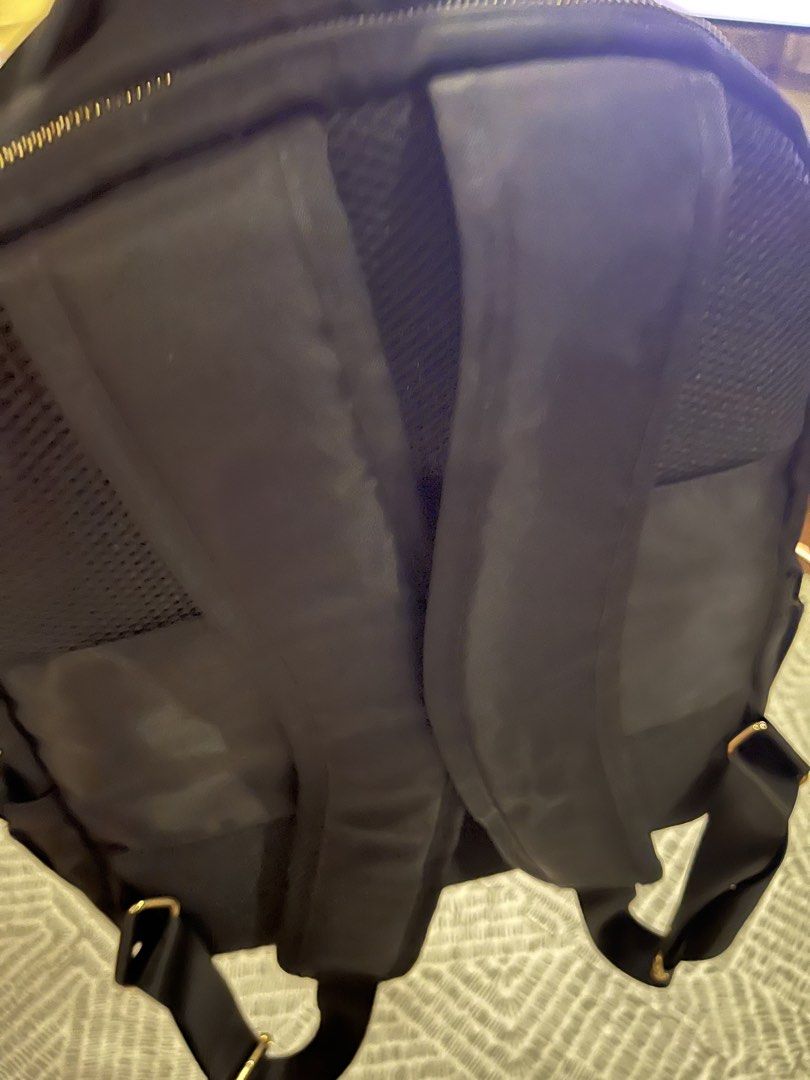 Bebe chic diaper bag (Category: Changing Mats & Accessories) located in Pasig City. Submitted by jplantsph (Listing ID 1446731451, Image 2). Description: .