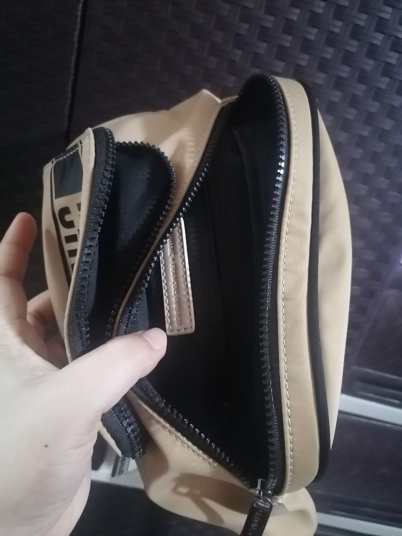Belt Bag (Category: Cross-body Bags) located in Caloocan City. Submitted by fpyf193 (Listing ID 1446871679, Image 3). Description: For sale belt bag good as new.