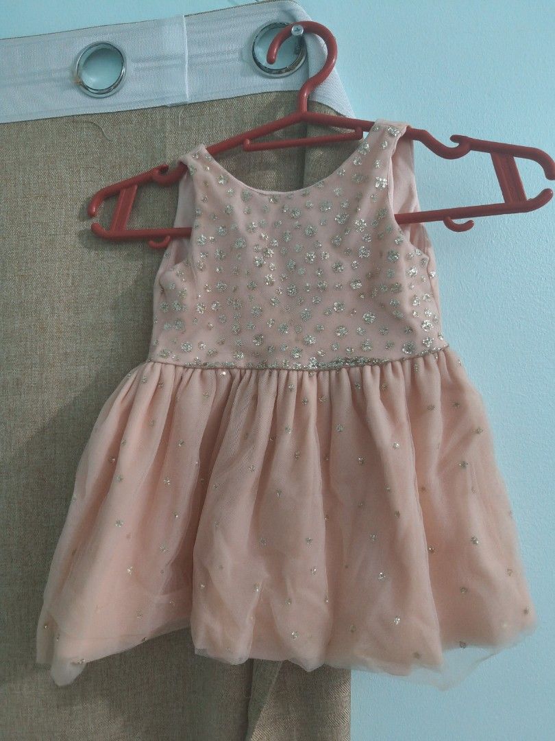 Birthday dress babies (Category: Babies & Kids Fashion) located in Quezon City. Submitted by desireditem (Listing ID 1446762182, Image 1). Description: zipper tight (mahirap iangat since nabili but not sira) no more detailed pics used once.