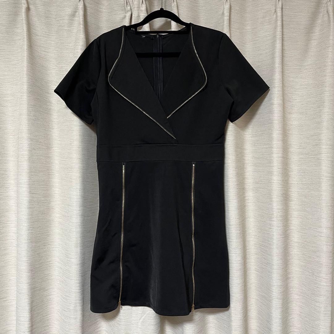 Black Dress (Category: Dresses) located in Paranaque City. Submitted by mitty.storm (Listing ID 1446782103, Image 1). Description: Medium to Large Stretchable.