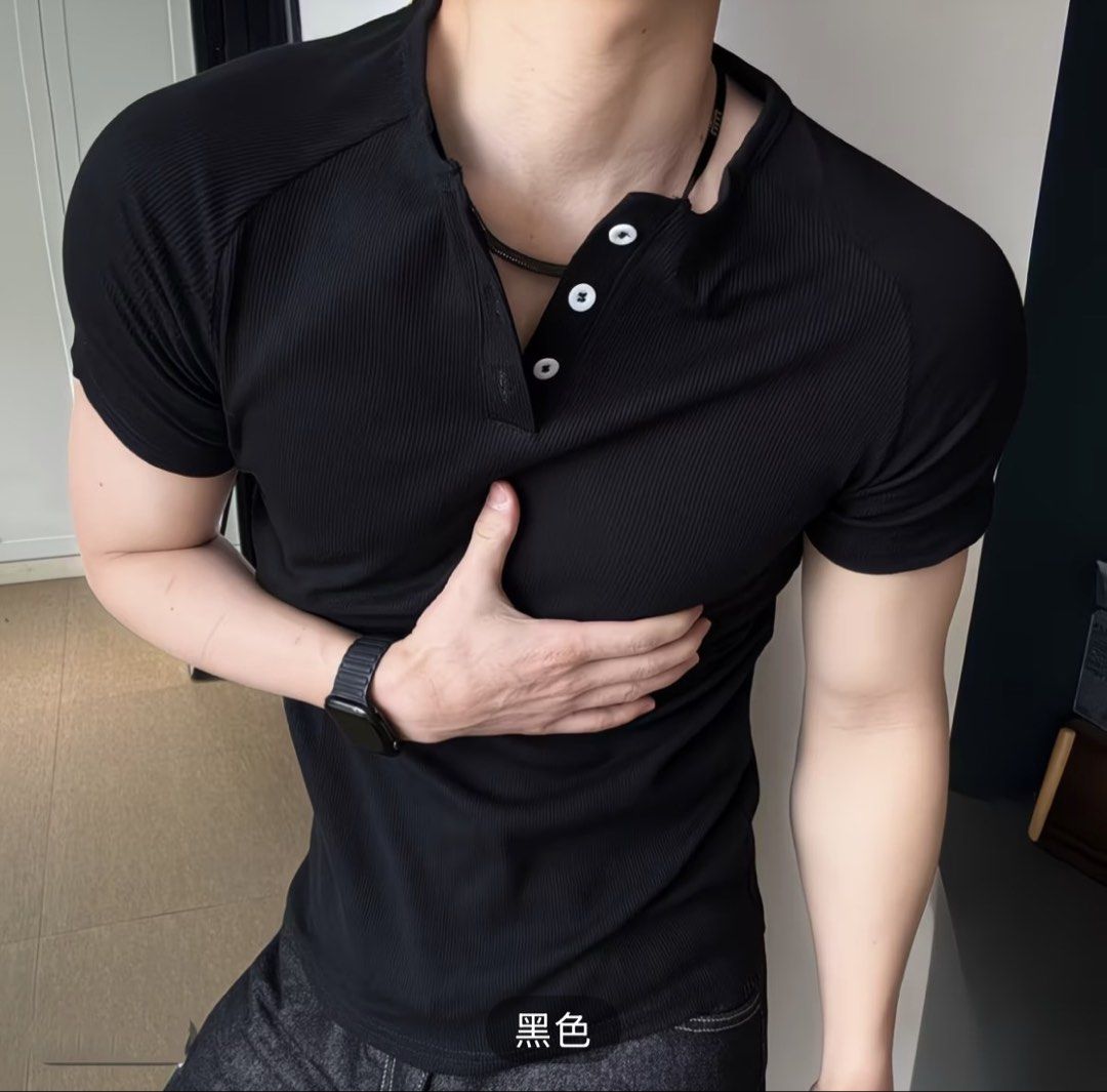 Black Henley （分類：T-shirt、恤衫、有領衫）位於 Hong Kong。 由 aryansc 提交（商品編號 1446900543，圖片 1）。簡介： 。