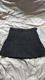 (Category: ) located in . Submitted by clearmywardrobiwe (Listing ID 1446803071, Image 1). Description: .