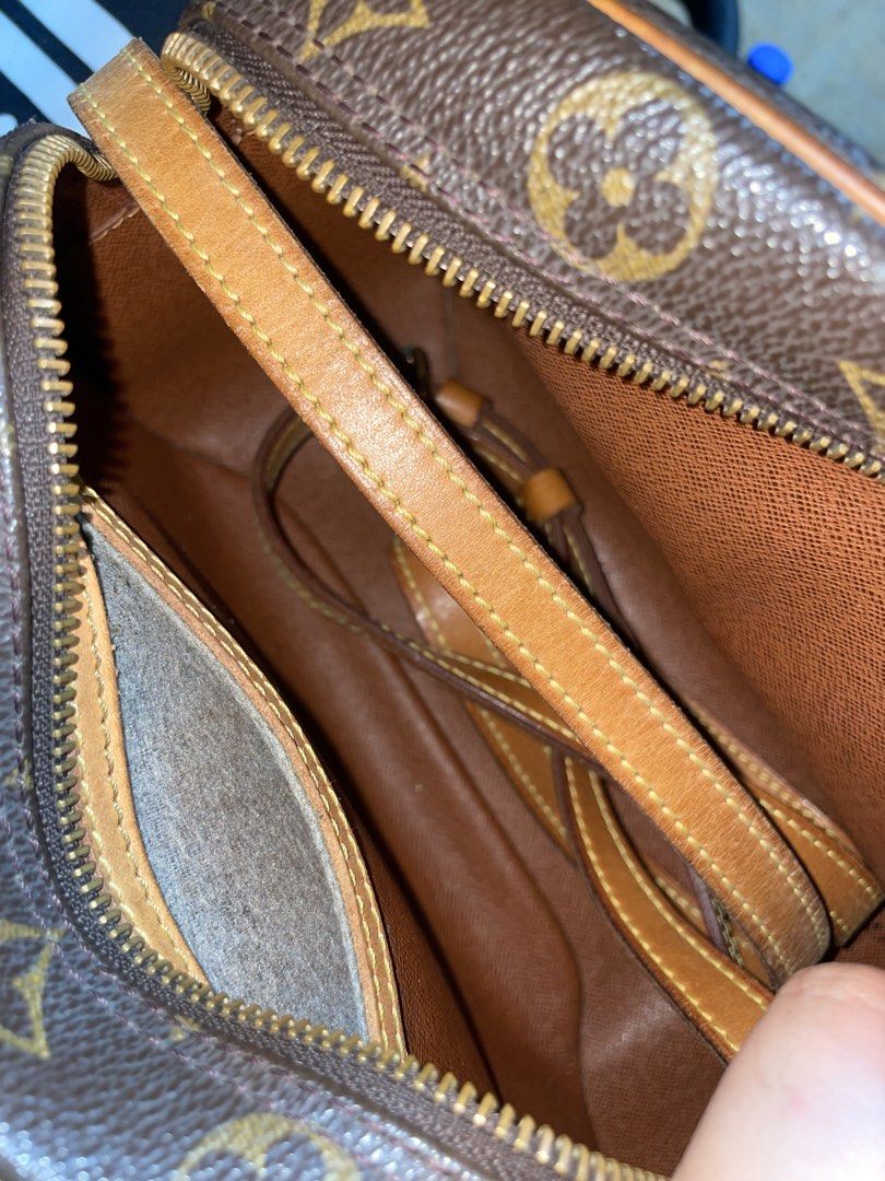 Blois Louis Vuitton Monogram (Category: Luxury Bags & Wallets) located in Manila. Submitted by prelov3dit3ms (Listing ID 1446852888, Image 3). Description: - used twice only - no box - guaranteed AUTHENTIC - for surebbuyer may discount pa & free delivery if ever :) - rfs : need to declutter bags 😁.