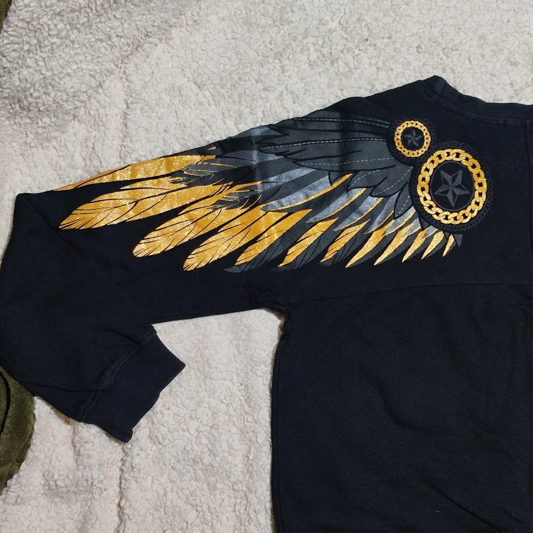BOY London Black Gold Eagle Wings Sweatshirt (Category: Coats, Jackets and Outerwear) located in Manila. Submitted by anthonig (Listing ID 1446809357, Image 3). Description: Length: 25 inches Width: 21 inches Price: 400 pesos Condition: 9.4/10 Issues: neckline PM if interested or for inquiries Meetups within MANILA only Can do shipping at buyers expense .