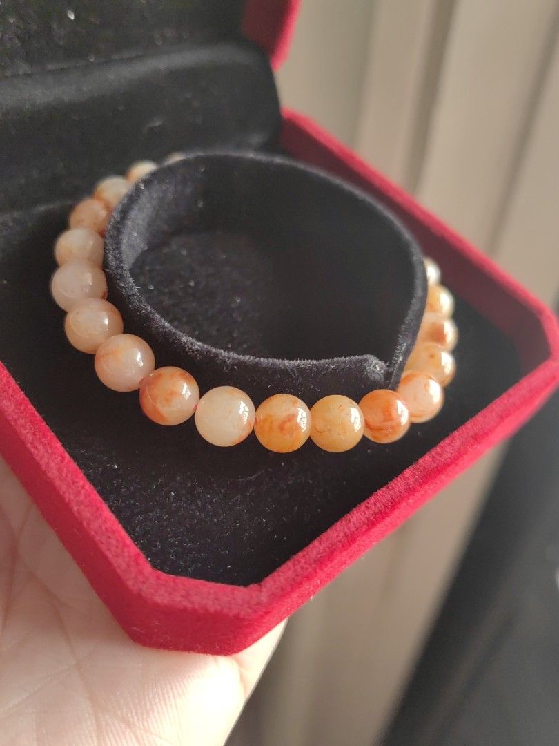 Burma jadeite sajin 7.8mm 16cm (Category: Bracelets) located in Manila. Submitted by givesomespace (Listing ID 1446825165, Image 1). Description: ❤price is firm and final ❤natural burma jadeite sajin ❤7mm+ 16cm ❤comes with velvet box, certificate and jewelry pouch.