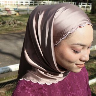(Category: ) located in . Submitted by bundle.up (Listing ID 1446777267, Image 1). Description: .