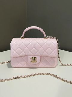 (Category: ) located in . Submitted by lovelotsluxury (Listing ID 1446863531, Image 1). Description: .