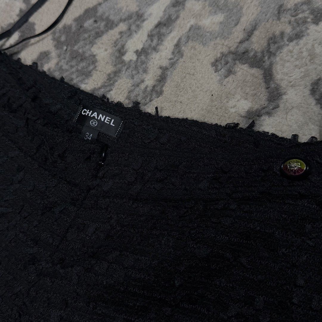 Chanel Black Tweed Wide-Leg Pants (Category: Luxury Apparel) located in Dagupan City. Submitted by barcelonaa35153 (Listing ID 1446793458, Image 3). Description: .