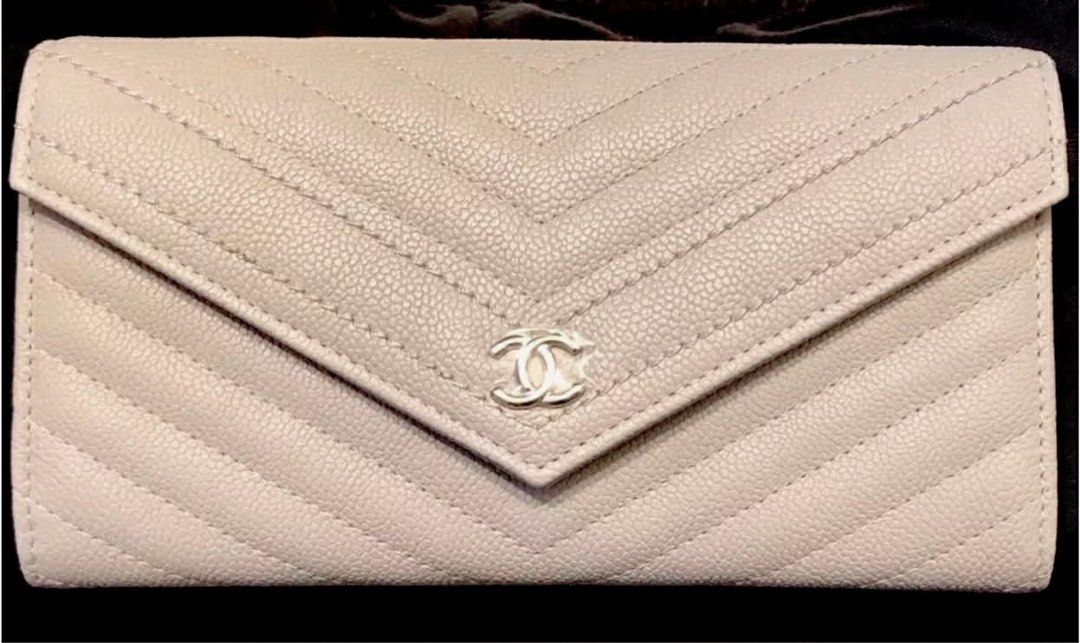 Chanel long wallet dove gray caviar (Category: Luxury Bags & Wallets) located in Cebu City. Submitted by chu00088 (Listing ID 1446825563, Image 1). Description: Chanel long wallet dove gray caviar SHW, dust bag, card brand new @69,000 .