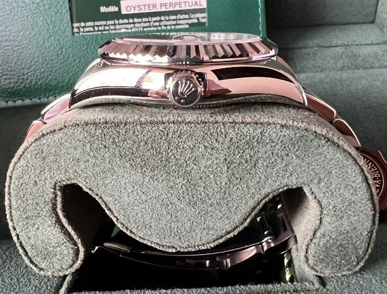 ❄️Cheapest, White Gold, Full set❄️ Rolex Sky Dweller 18k White Gold Ivory 326939 (Category: Watches) located in Singapore. Submitted by watchdon (Listing ID 1446858364, Image 2). Description: Heavy solid 18k white gold case, true big boy watch 💪 2015, Lightly used, Full set. Normal signs of wear, no heavy usage, no dings or dents. Card, links, box, recent servicing at RSC..