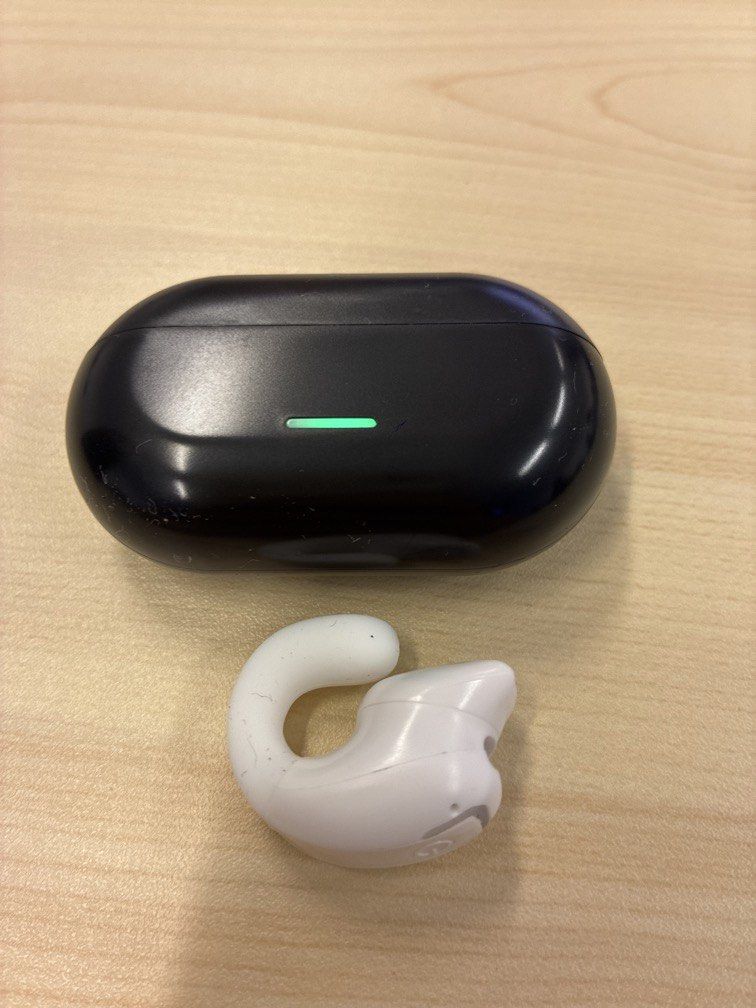 New Wireless Earbuds Charging Case For Sale