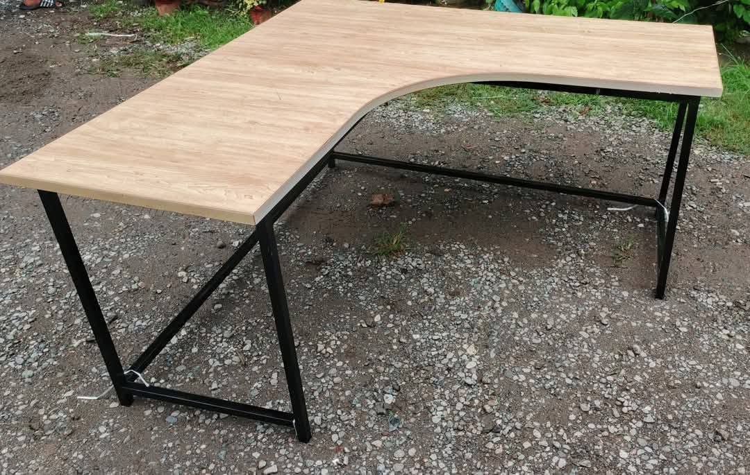 Table top only (Category: Tables & Sets) located in San Juan, La Union. Submitted by elyu_ (Listing ID 1446802610, Image 2). Description: ✅L -Type TABLE TOP ONLY L150x150cmxW102xW60cm Swak sa mga WFH super mabigat at malaki.