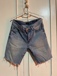 (Category: ) located in . Submitted by celinecabrera (Listing ID 1446905889, Image 1). Description: .