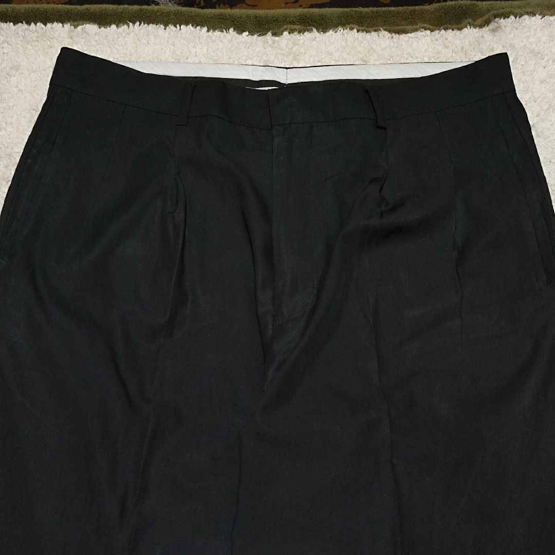 Criterion Black Pleated Trousers Size 34 (Category: Trousers) located in Manila. Submitted by anthonig (Listing ID 1446792078, Image 2). Description: - Black Criterion trousers Length: 37 inches Width: 39 inches Hem: 9 inches Price: 400 pesos Condition: 9.7/10 Issues: none PM if interested or for inquiries Meetups within MANILA only Can do shipping at buyers expense.