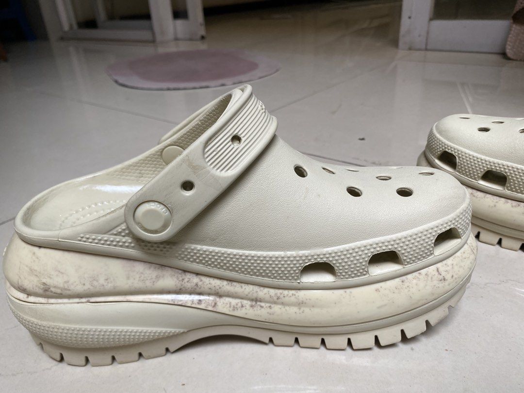 Crocs ori (Kategori: Sepatu Wanita) berada di Bekasi. Dikirim oleh yukmampirbarangpreloved (ID iklan 1446777437, Gambar 3). Deskripsi: Crocs ori bukan mirror ya kak Dijual krn ada defact Jual kondisi apa adanya Nego tipis ya kak.