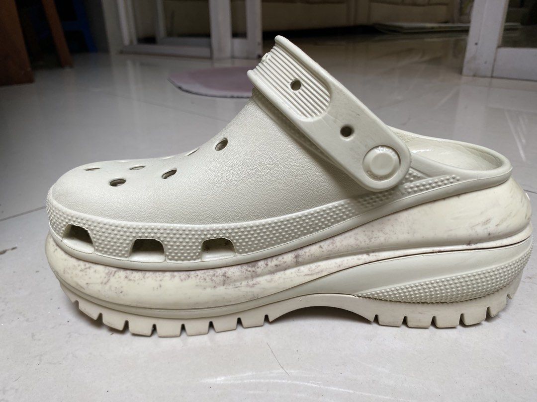 Crocs ori (Kategori: Sepatu Wanita) berada di Bekasi. Dikirim oleh yukmampirbarangpreloved (ID iklan 1446777437, Gambar 2). Deskripsi: Crocs ori bukan mirror ya kak Dijual krn ada defact Jual kondisi apa adanya Nego tipis ya kak.