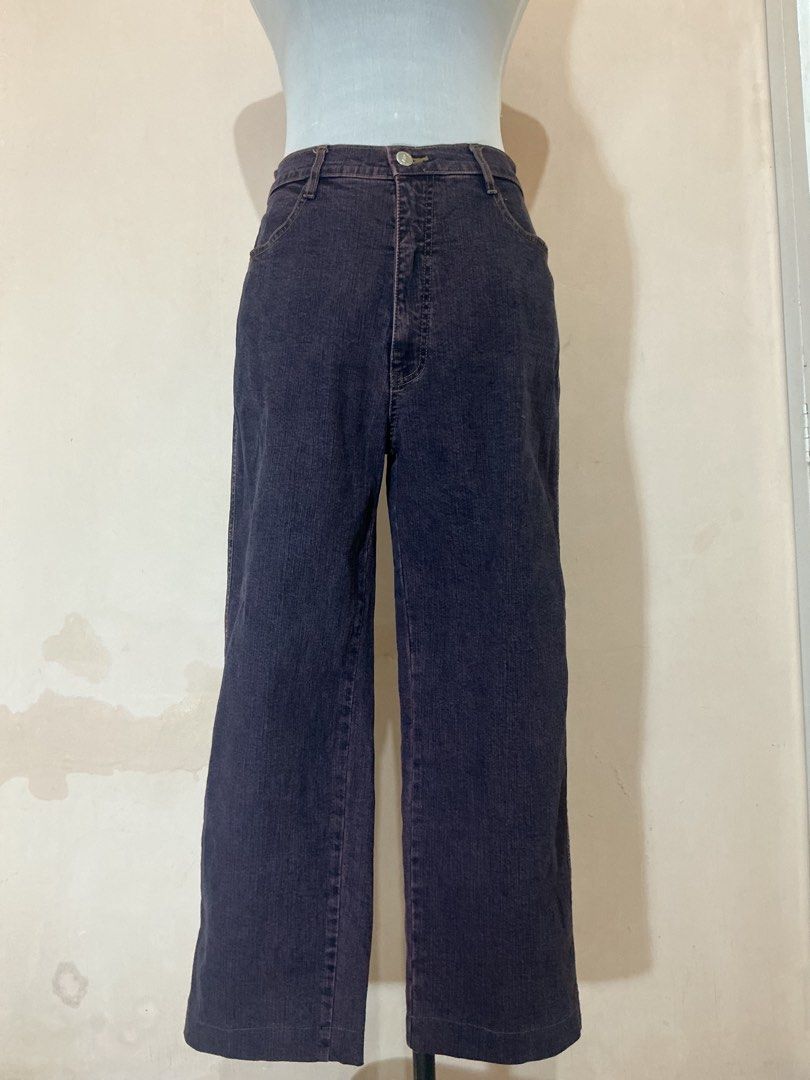 Dark Wash Wide Leg Jeans (Category: Jeans) located in Hamtic. Submitted by crispicks (Listing ID 1446747751, Image 1). Description: - wl:27 -l: 35” - Dark wash denim jeans - High-waisted fit - Wide leg silhouette - Classic five-pocket styling - Button and zip closure - Versatile for everyday wear - Pairs well with boots or sneakers.