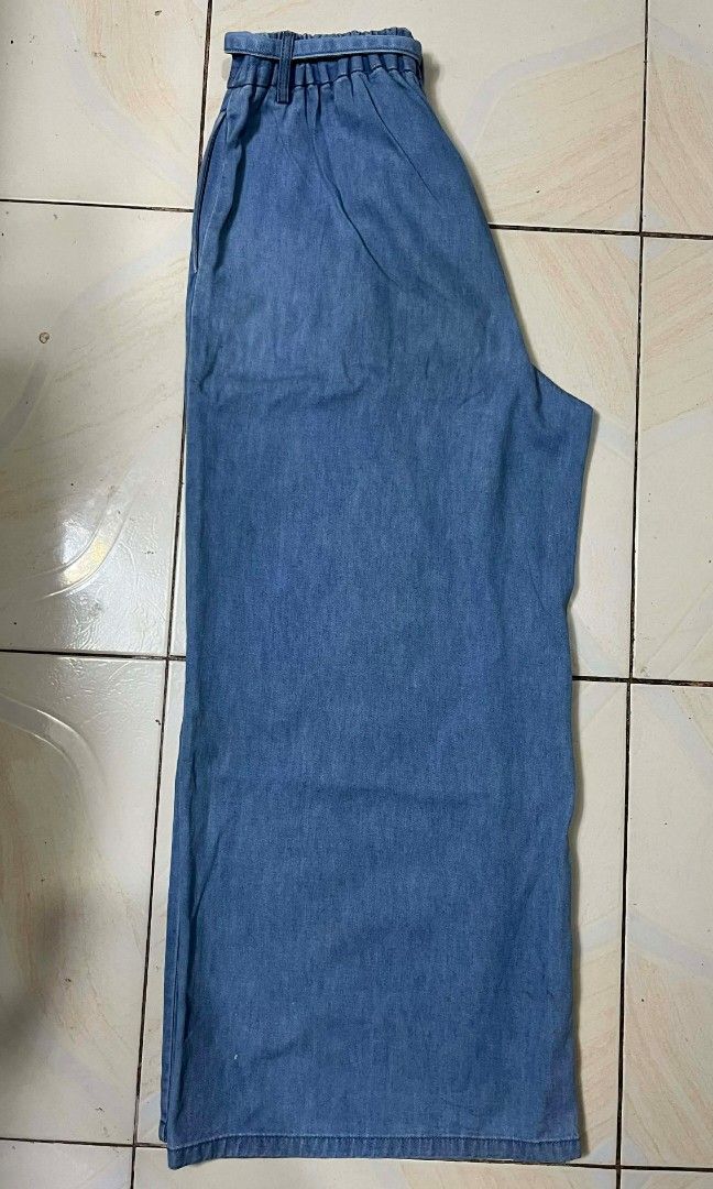 Denim Wide Leg Pants with Belt (Category: Jeans) located in Manila. Submitted by lamarfinds (Listing ID 1439962897, Image 2). Description: Random soft denim jeans personal item slightly used dimes W- Free LO- 13 L- 37.5 TH- 14.