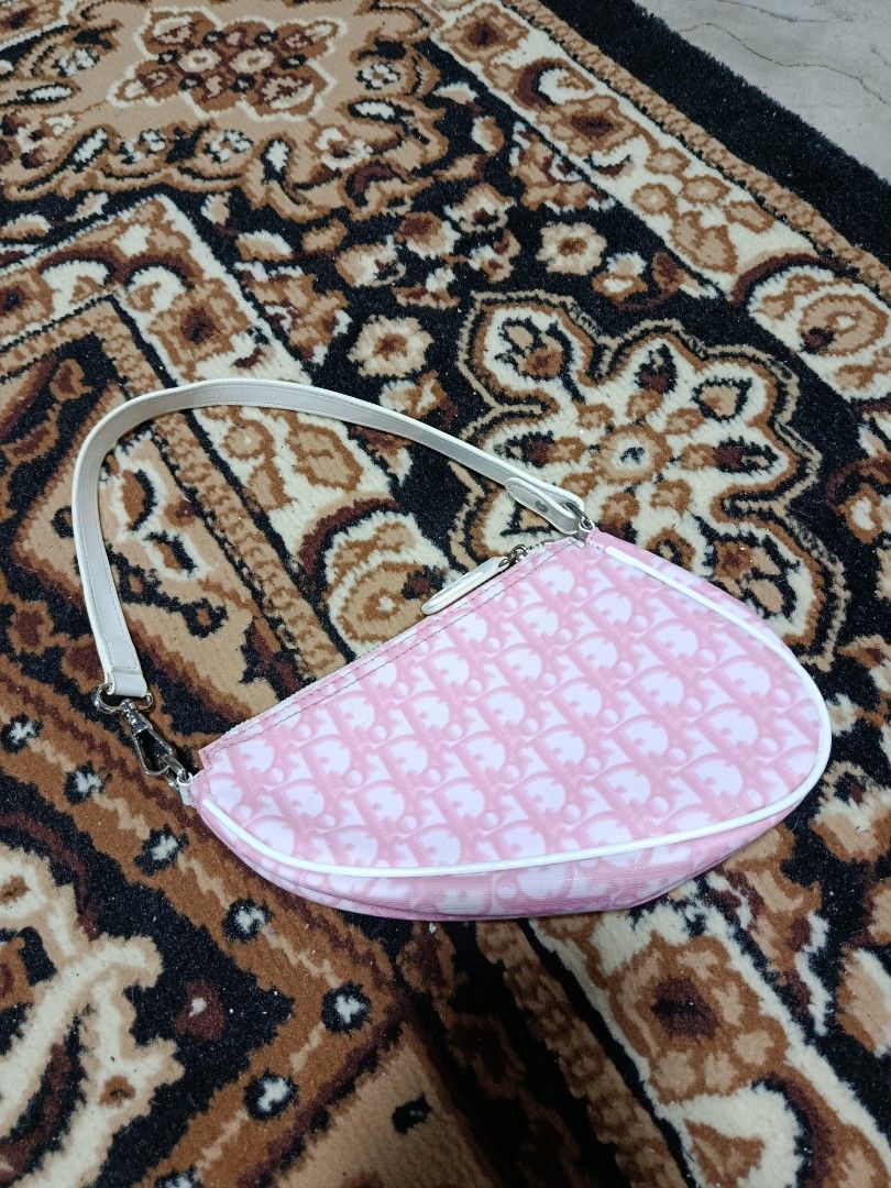 Dior saddle (Category: Luxury Bags & Wallets) located in Manila. Submitted by streetfinds02 (Listing ID 1446852703, Image 2). Description: Dior saddle like new legit Loc Bulacan P8500 add shipped 📩🫶.