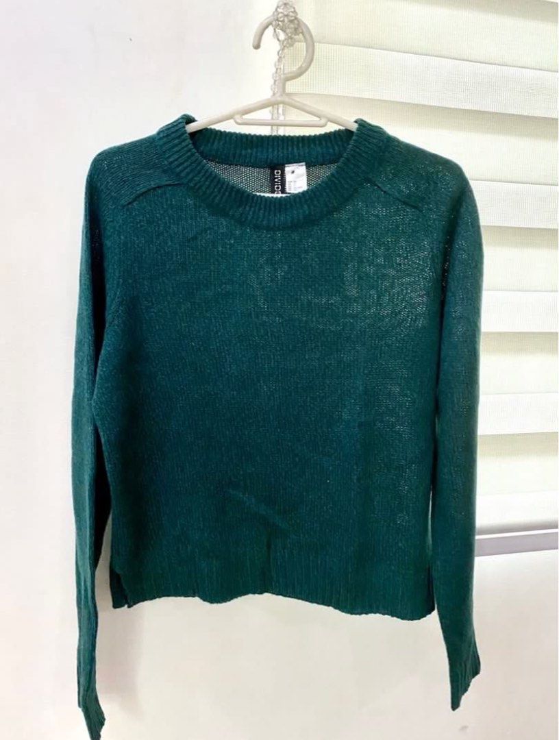 Divided H&M Emerald Green Knit Sweater (Category: Longsleeves) located in Manila. Submitted by plmarn (Listing ID 1446890267, Image 1). Description: Super lightly used Di na nagagamit.