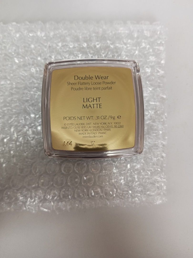 Estee lauder 9g #light matte double wear loose powder (Category: Makeup) located in Johor Bahru. Submitted by markchanyeetiong (Listing ID 1446741202, Image 2). Description: Estee lauder 9g #light matte double wear loose powder 0pc available.