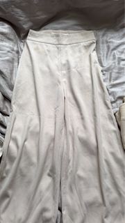 (Category: ) located in . Submitted by clearmywardrobiwe (Listing ID 1446803870, Image 1). Description: .