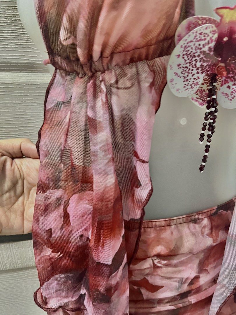 Floral Halter Neck Sheer Mesh Ruched Bikini (Category: Bikinis & Swimsuits) located in Marikina City. Submitted by maidenhavien (Listing ID 1446893505, Image 3). Description: 🌺 floral bikini set 🌺 • isa sa pinakamagandang bikini na nasuot ko talaga. bet na bet ko ’to, grabe ang ganda niya. • super pinterest island girl yung atake • medium size • walang bra padding • self tie top • garterized ang skirt, kasya hanggang around 35” waist (30” waist