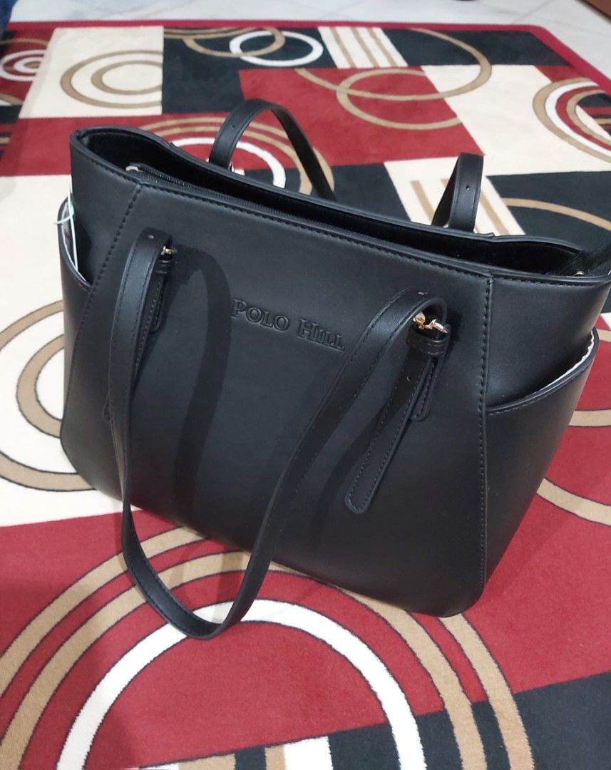 [FREE POSTAGE] Polo Hill Black Tote Bag (Category: Tote Bags) located in Teluk Intan. Submitted by farahaftina86 (Listing ID 1446773305, Image 1). Description: - Brand: Polo Hill - Color: Black - Style: Tote bag - Never been used.